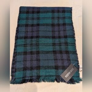 Steve Madden Plaid Green and Black Scarf. NWT.